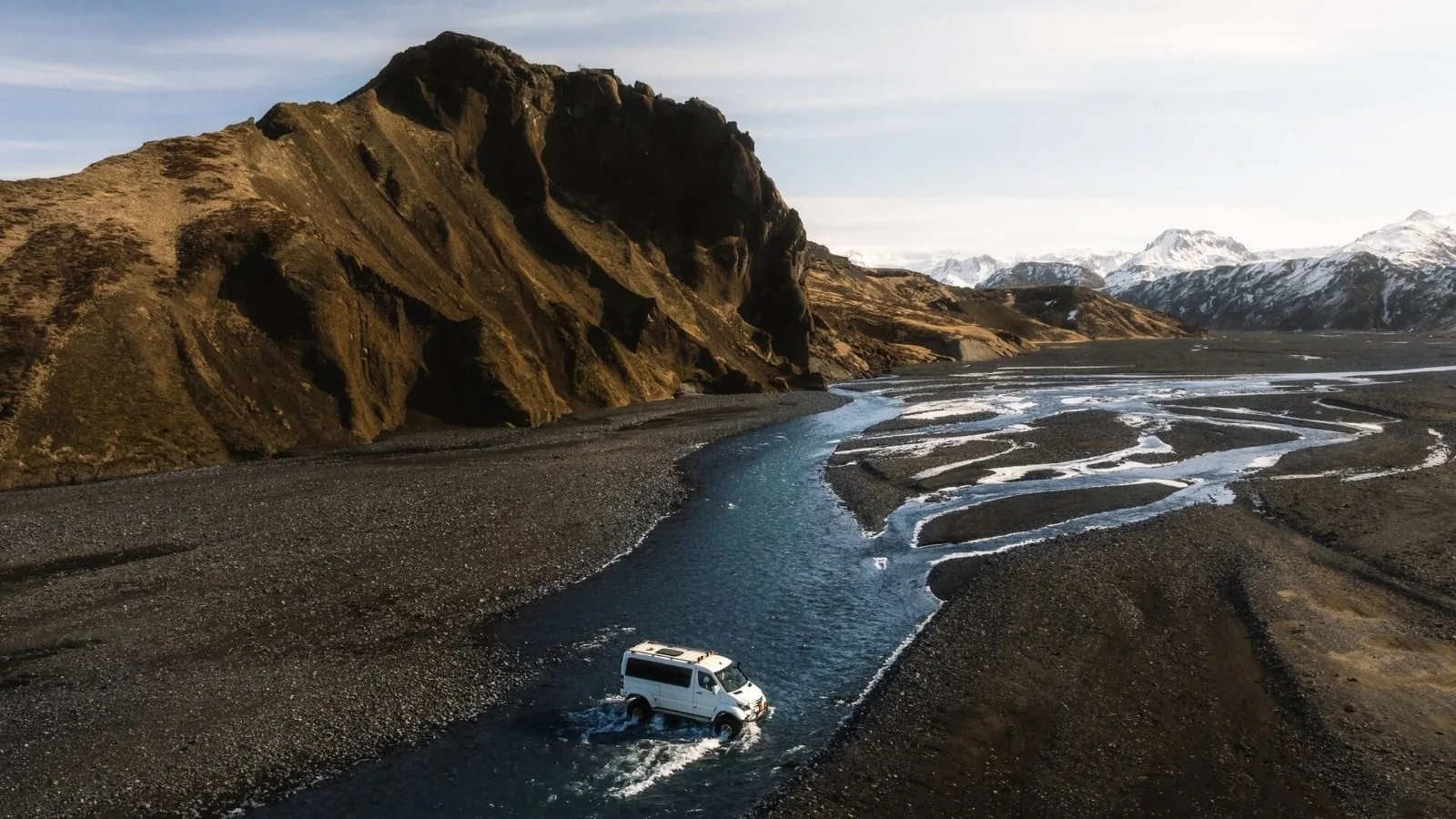 iceland-super-jeep-landscape